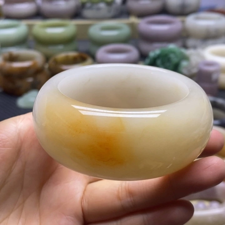 石英质玉未镶嵌手镯