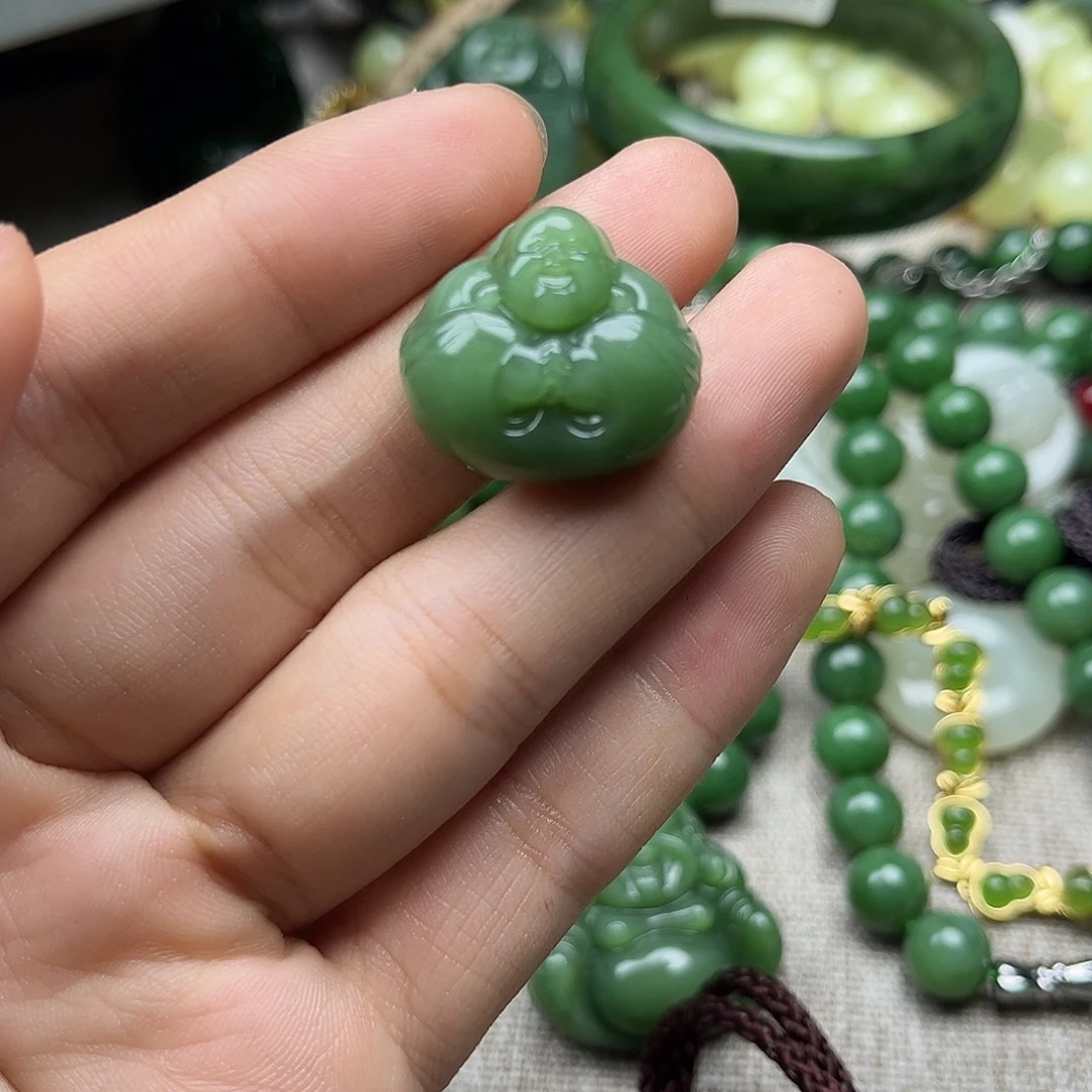 樱***i和田玉（碧玉）未镶嵌颈饰