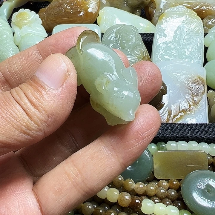和田玉未镶嵌吊坠(不含链)