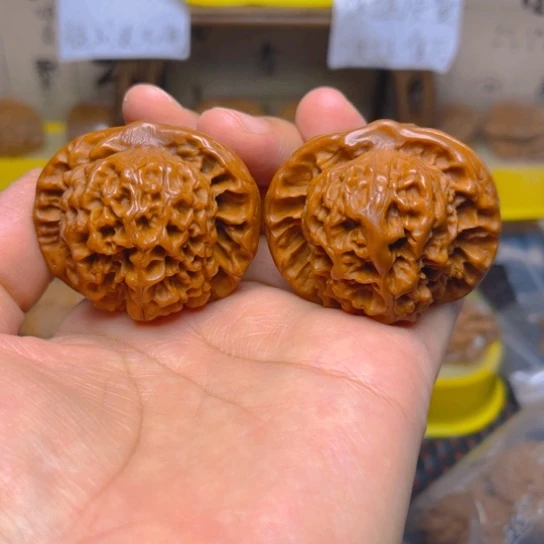 文玩核桃吊坠帝王