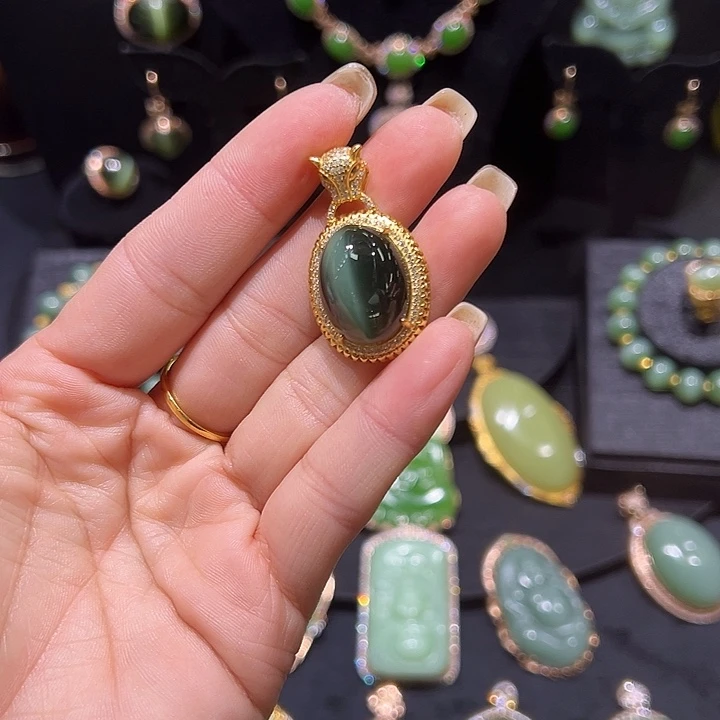 J***೨和田玉银S925镶嵌颈饰