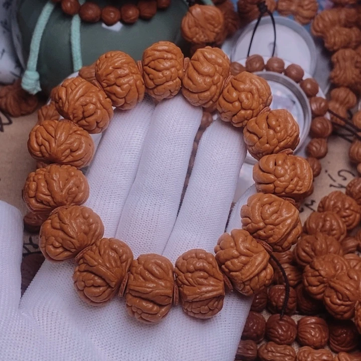 文玩核桃手串龙纹桃核