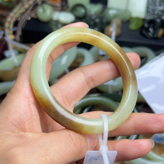 和田玉（糖玉）手镯未镶嵌六*58
