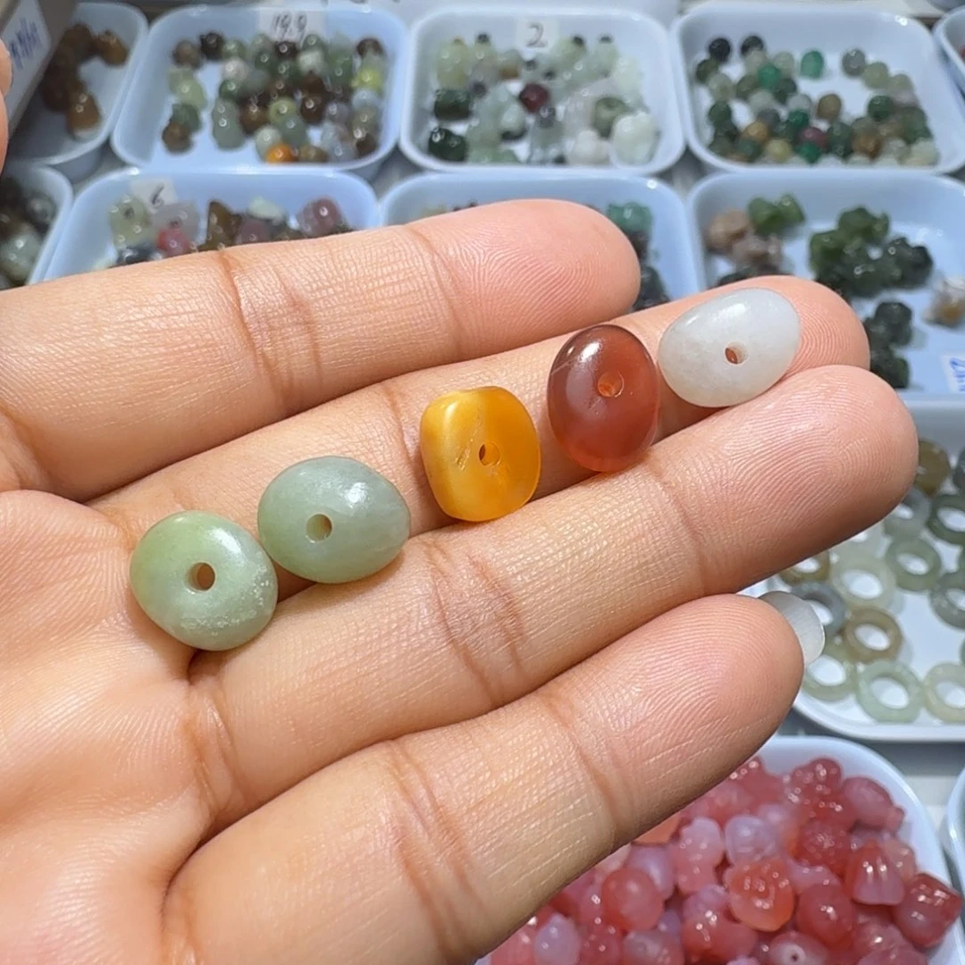 和田玉未镶嵌珠宝奇石