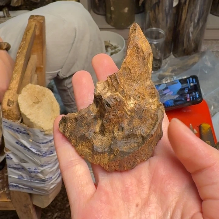 沉香碎屑沉香奇楠包头块料13克