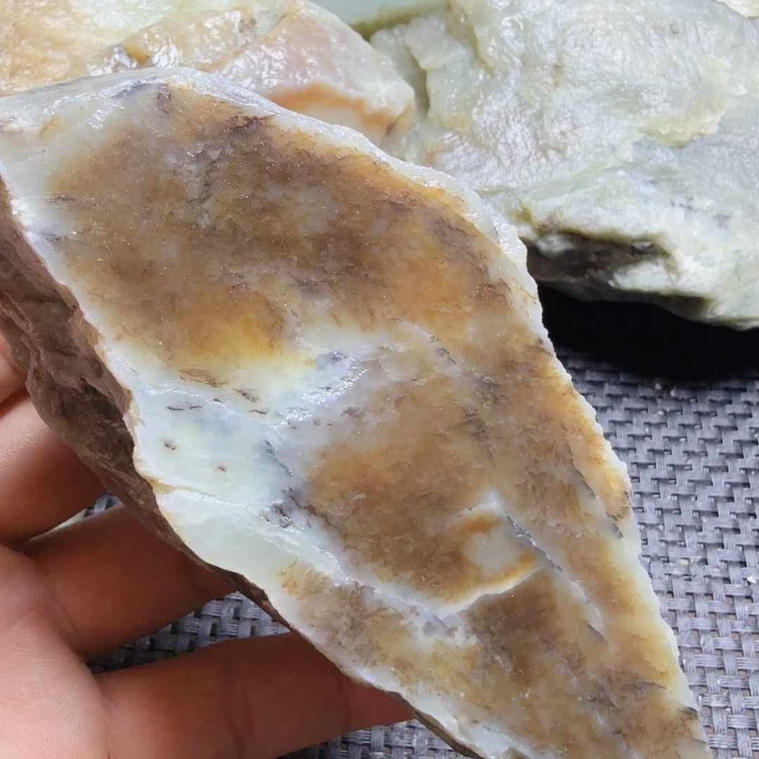 和田玉（糖玉）未镶嵌珠宝半成品