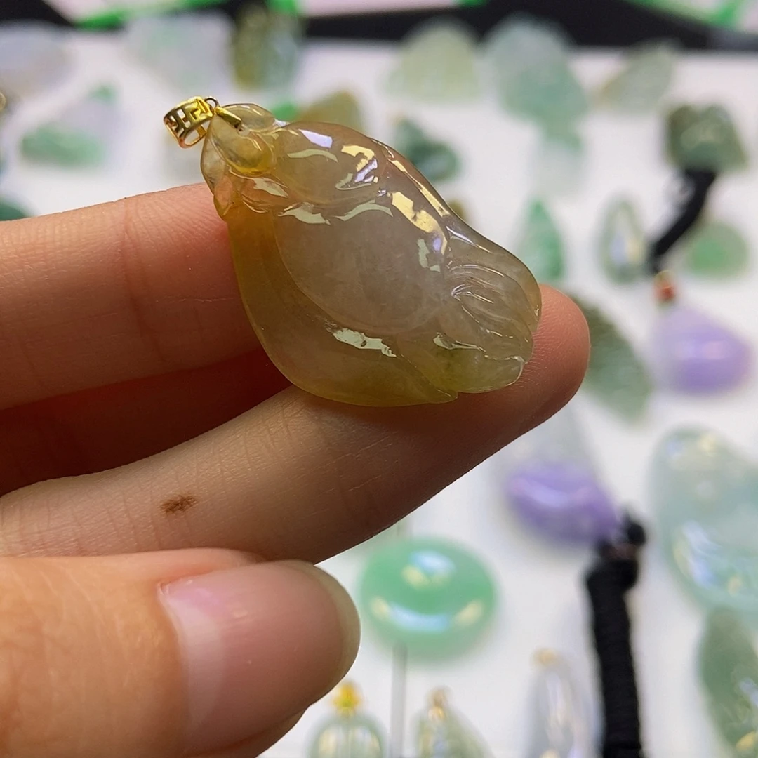 翡翠18K金镶嵌颈饰翡翠