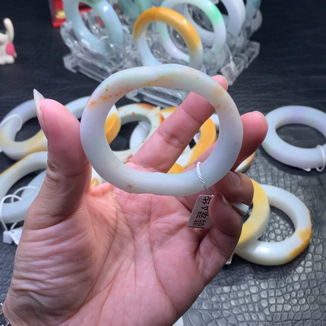 定制翡翠未镶嵌手镯