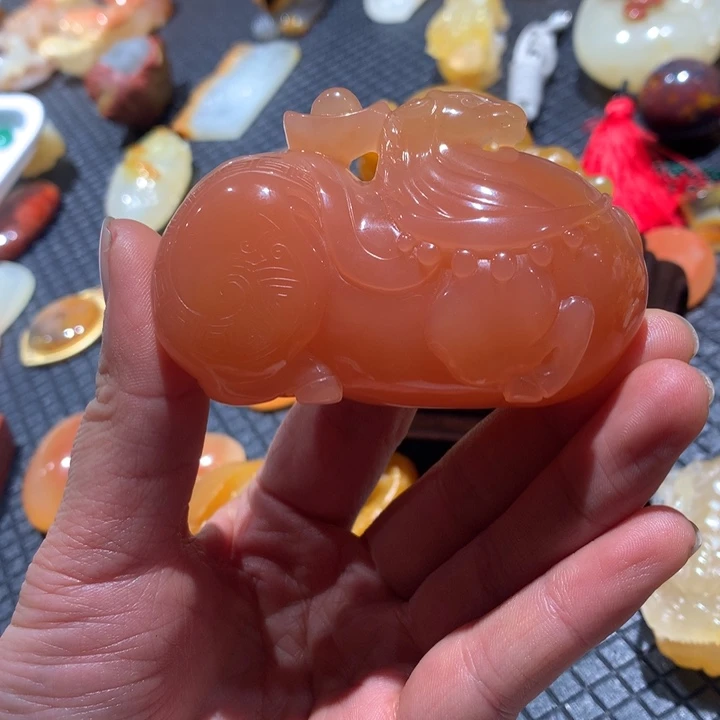 石英质玉（黄龙玉）未镶嵌颈饰