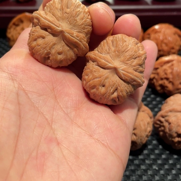 文玩核桃把件元宝