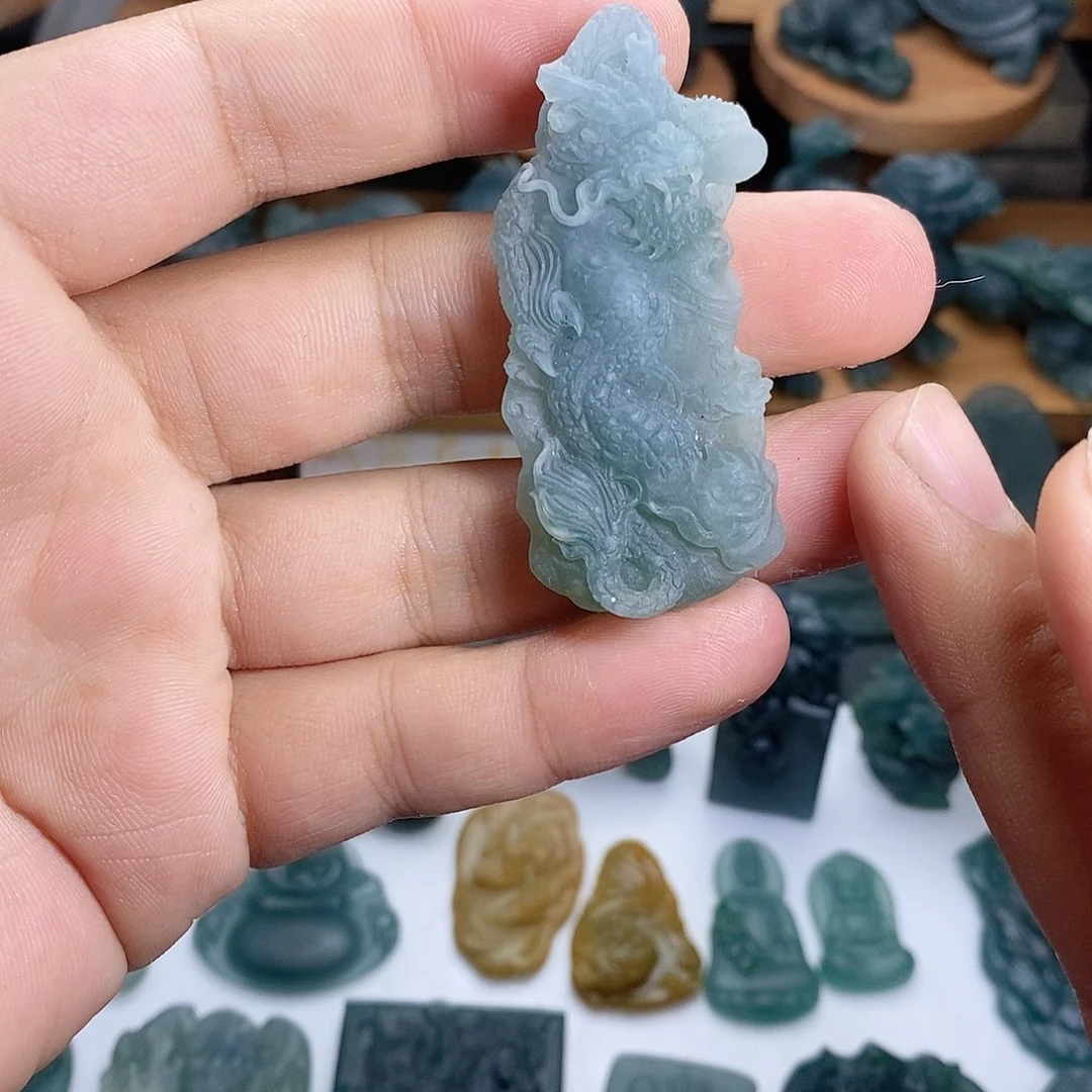 定制翡翠未镶嵌龙柱