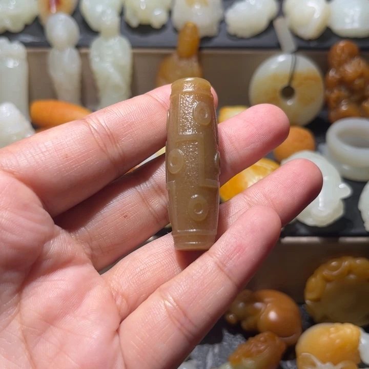改***己颈饰未镶嵌和田玉