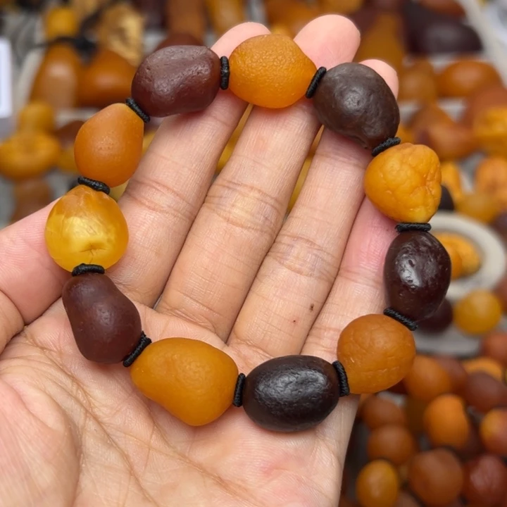 琥珀未镶嵌颈饰天然蜜蜡