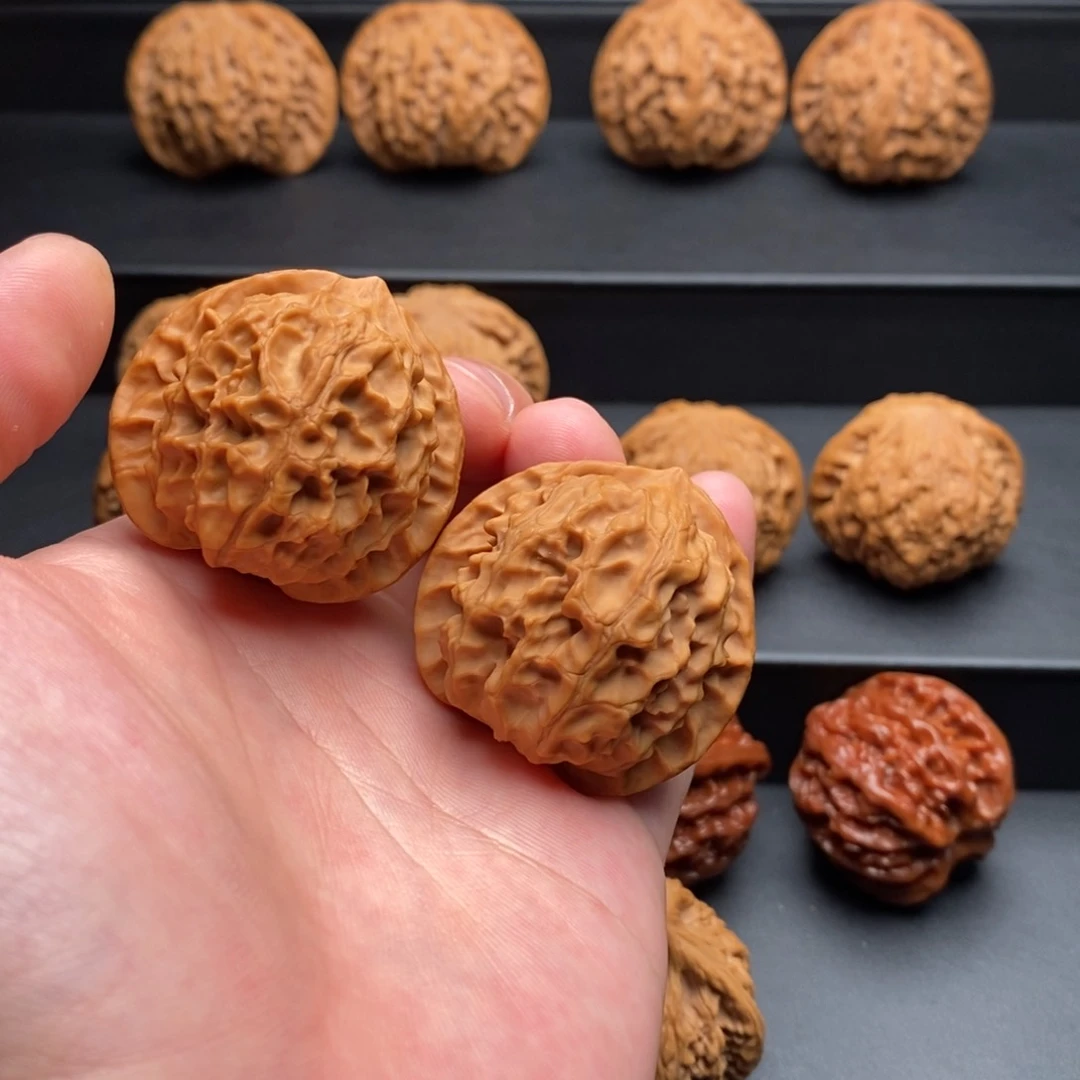 文玩核桃吊坠龙鳞