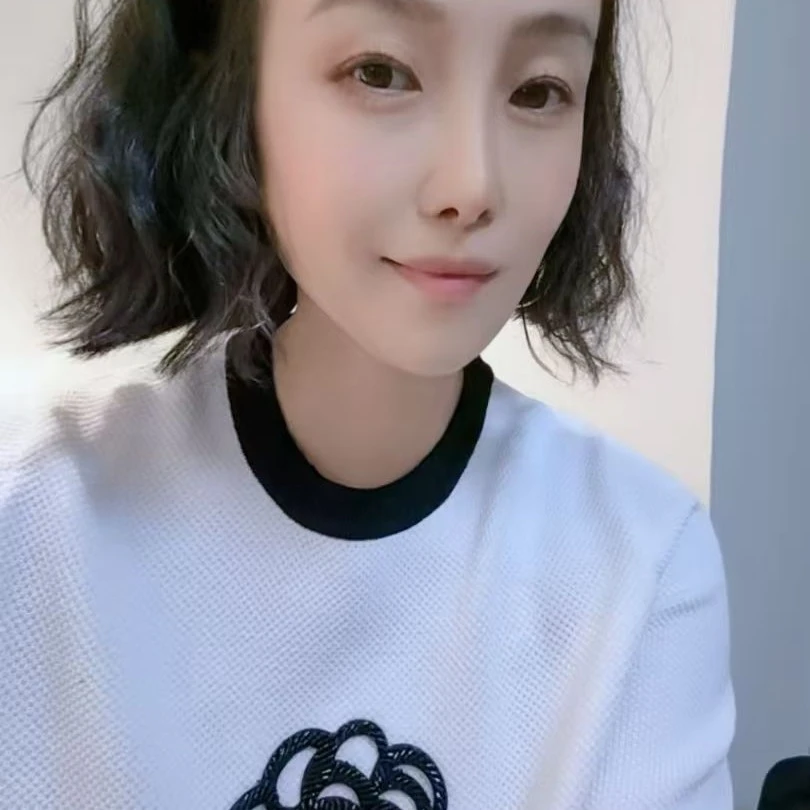 短袖不起球刺绣短款圆领毛针织衫减龄印花秋冬拼接