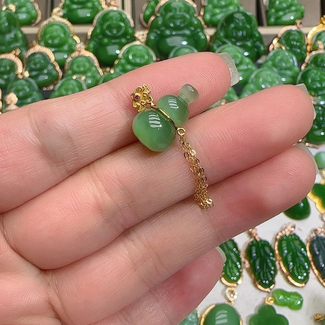 和田玉（碧玉）吊坠(不含链)18K金镶嵌