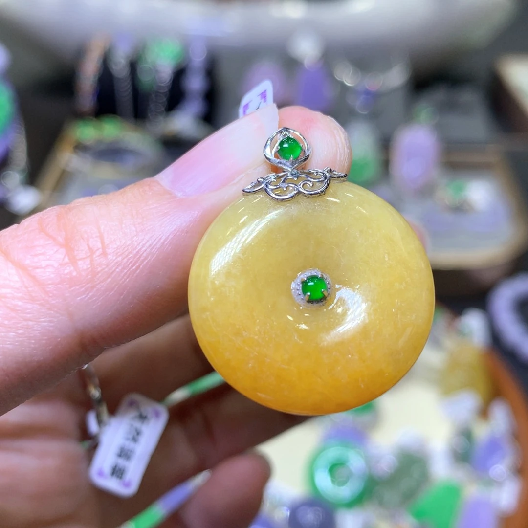 【闪购商品】翡翠颈饰18K金镶嵌翡翠吊坠项链