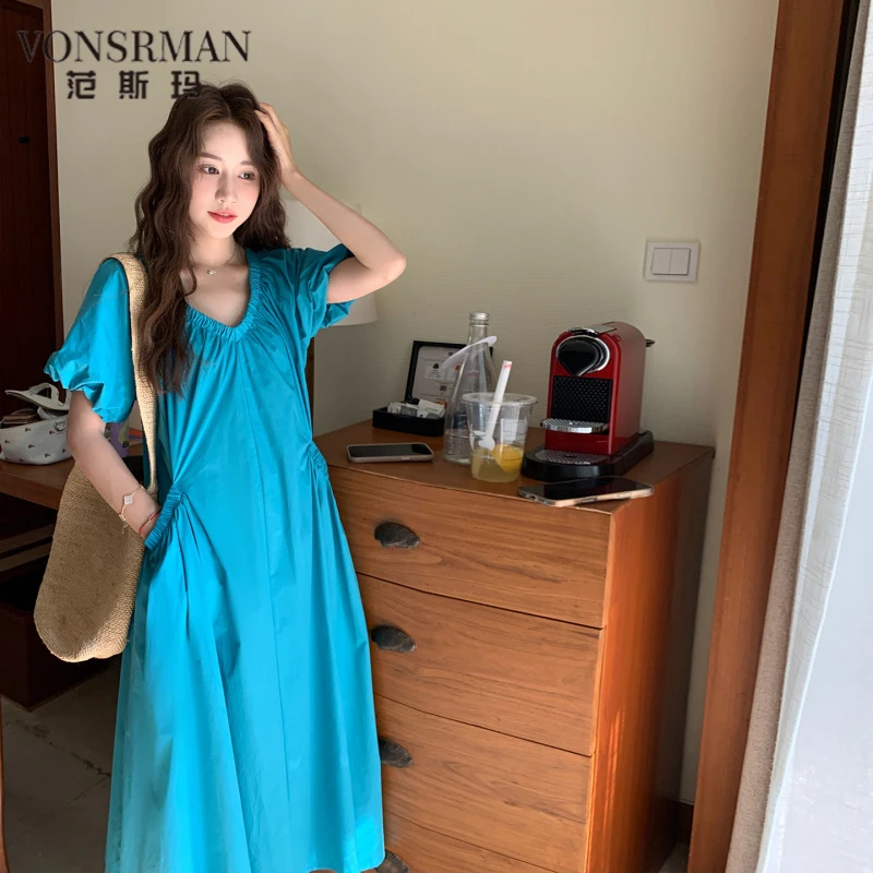 蓝色简单大方的连衣裙女2025夏季新款法式气质显瘦海边度假风长裙