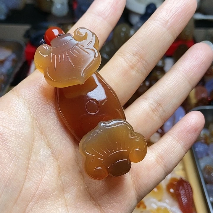 未镶嵌颈饰玛瑙/玉髓贵*