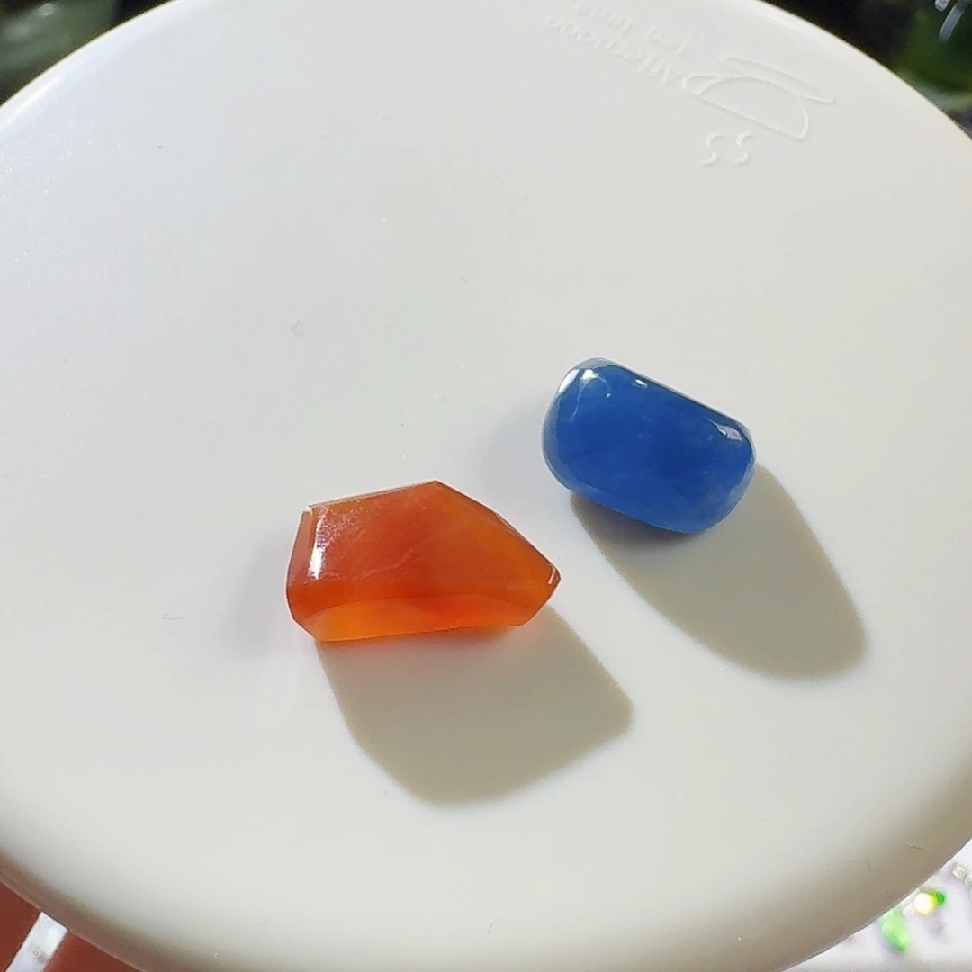 翡翠未镶嵌颈饰二选一不同价（绝配色系）