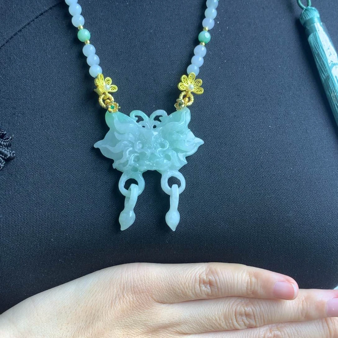 翡翠颈饰未镶嵌翡翠