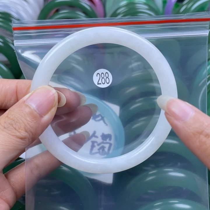 未镶嵌手镯和田玉62