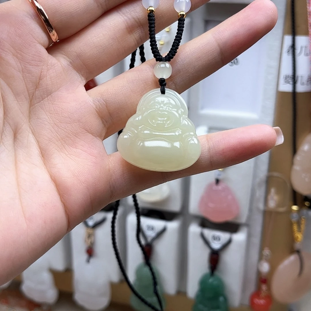 颈饰未镶嵌石英质玉