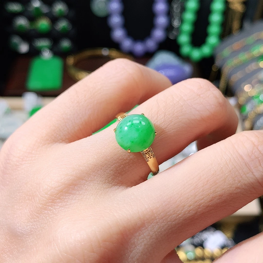 翡翠18K金镶嵌戒指