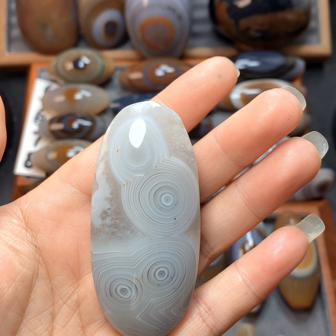 玛瑙/玉髓未镶嵌珠宝奇石