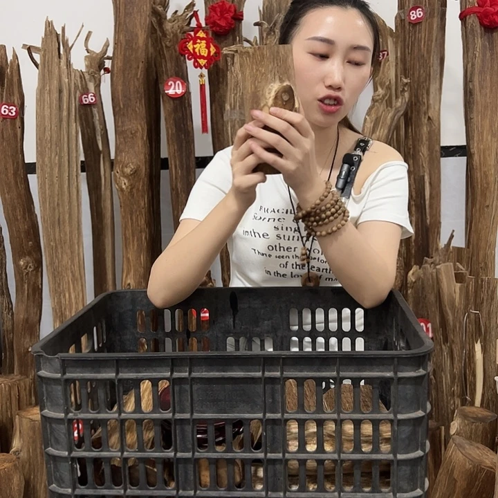 沉香碎屑沉香原材料