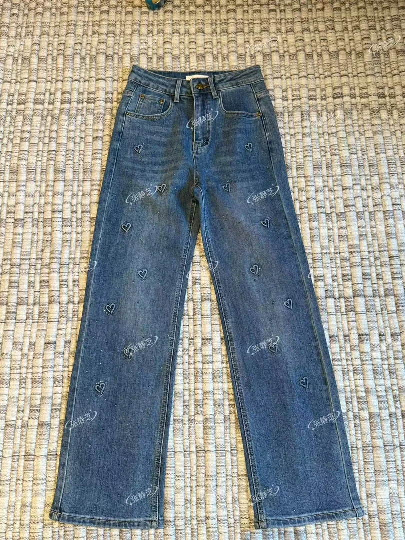 【张静芝】烫钻爱心直筒蓝色牛仔裤