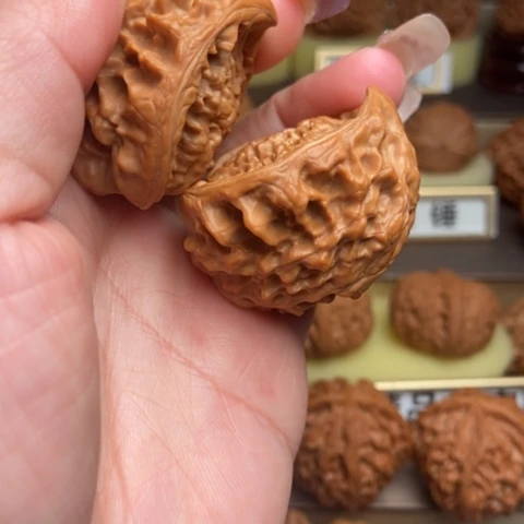 文玩核桃吊坠聚宝盆