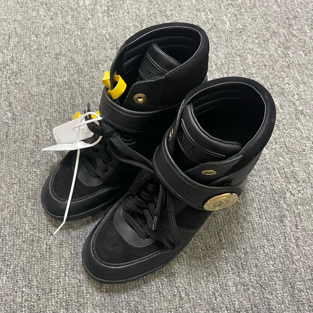 95新 LouisVuitton/路易威登 舒适耐磨百搭短靴 36码/11541