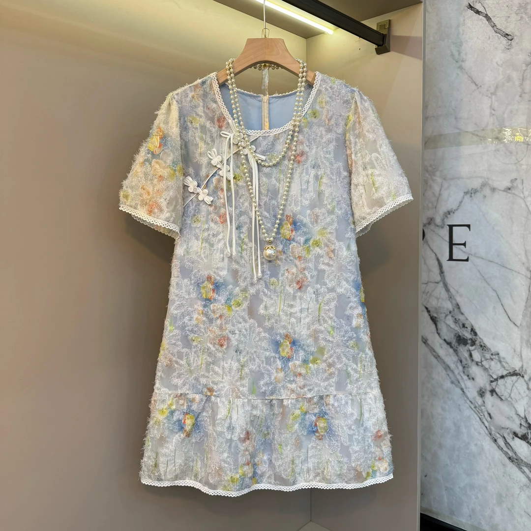 2025新中式国风蕾丝边边圆领盘扣水溶印花下江南系列旗袍裙2243