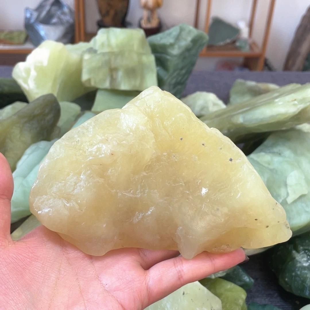 岫玉未镶嵌原石毛料