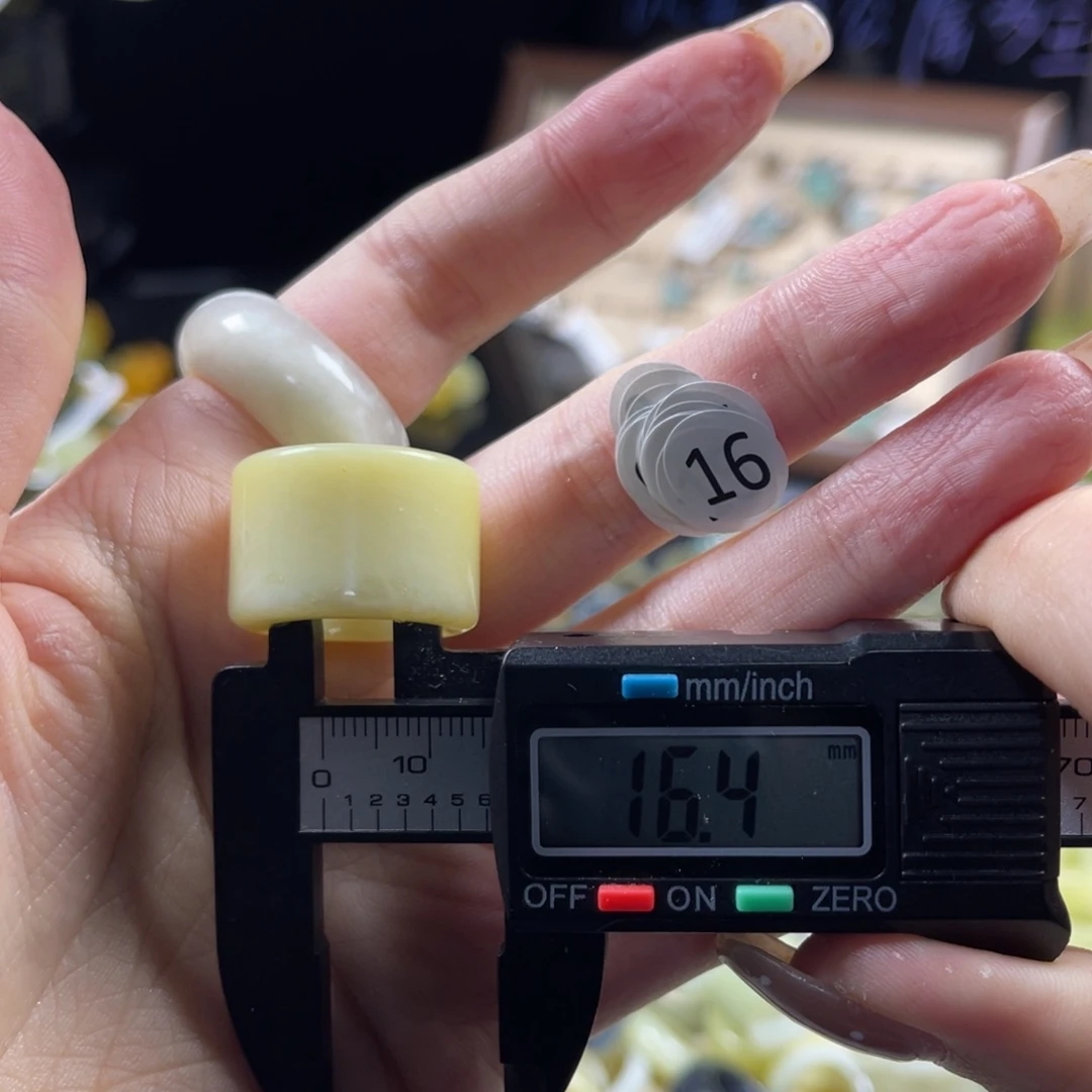 蛇纹石玉未镶嵌戒指