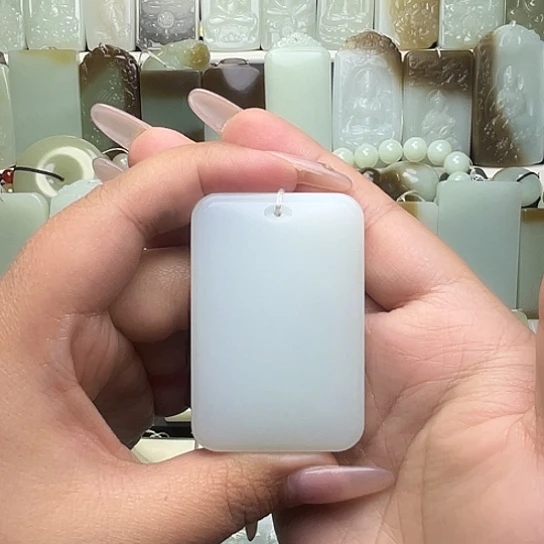 颈饰未镶嵌和田玉