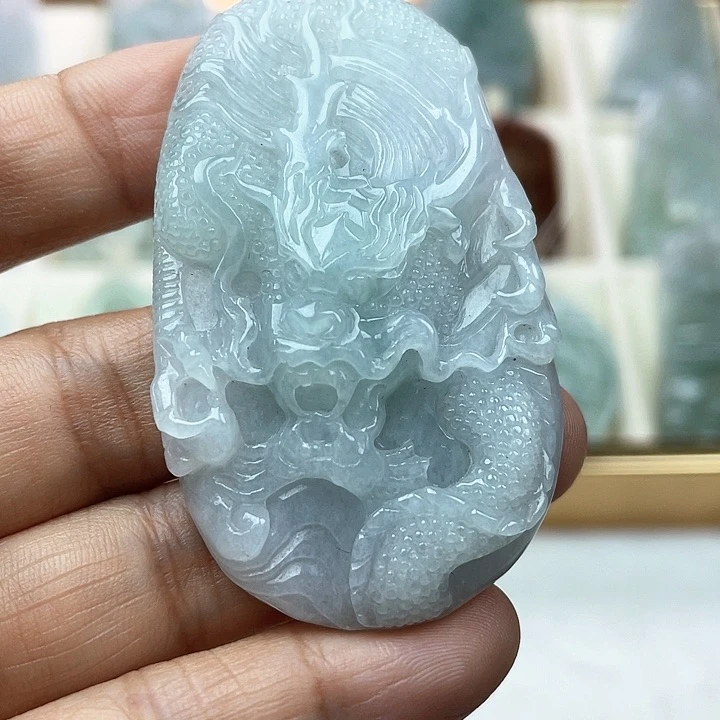 翡翠未镶嵌颈饰情*天然翡翠A货龙牌