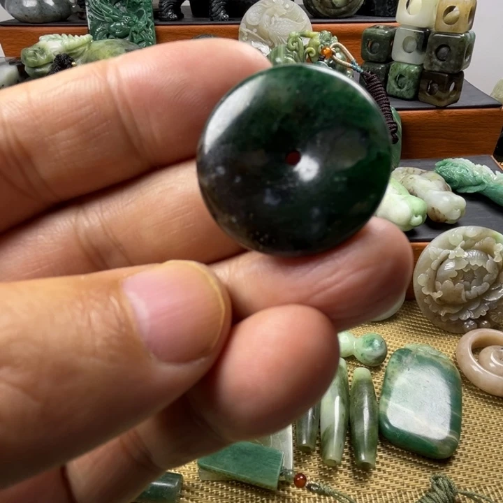 独山玉未镶嵌珠宝半成品