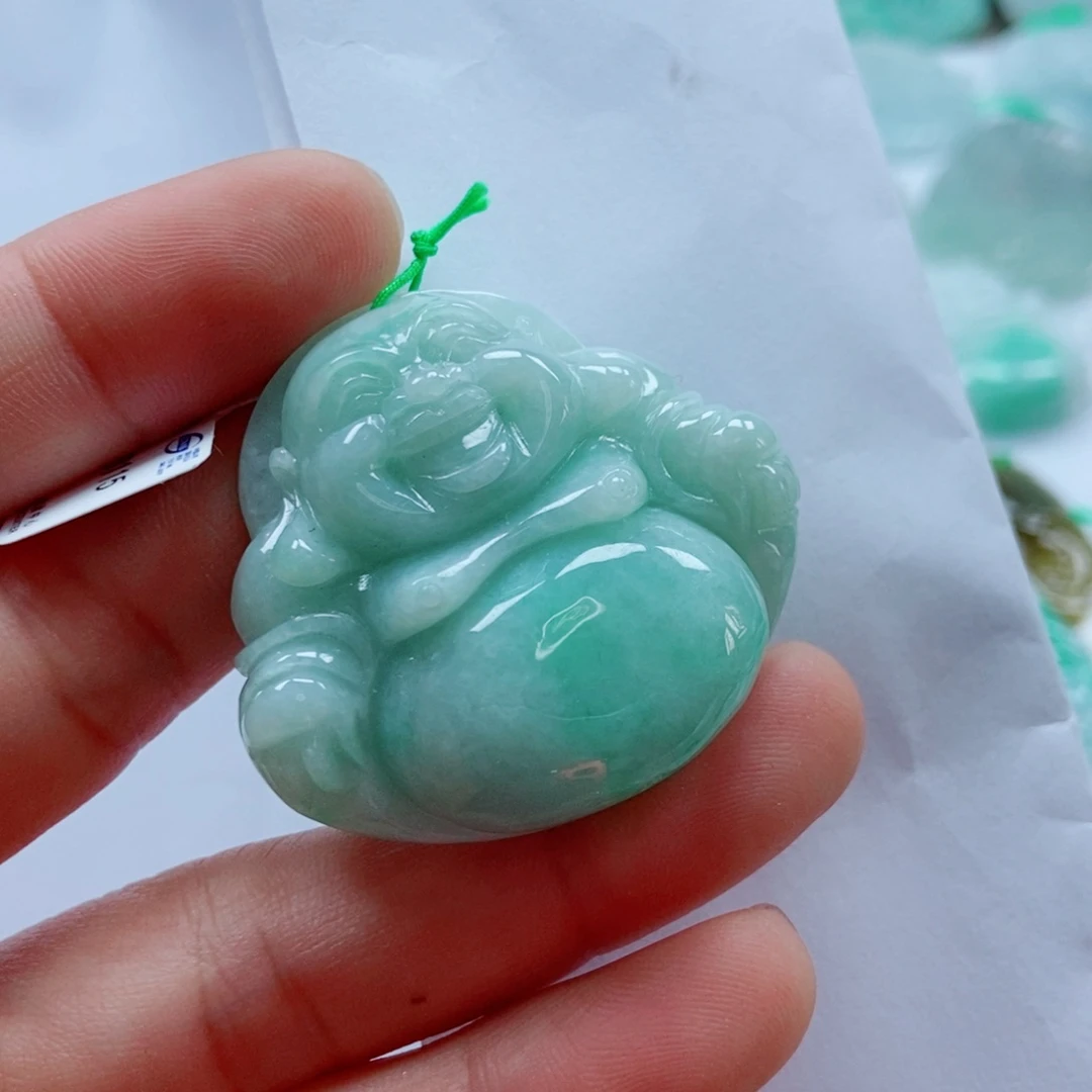 翡翠颈饰未镶嵌哈*天然