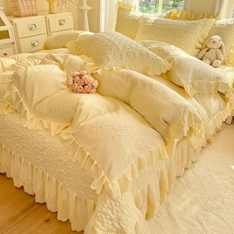 网红款蕾丝床盖四件套公主风轻奢纯色卧室床品床上用品三件套四季