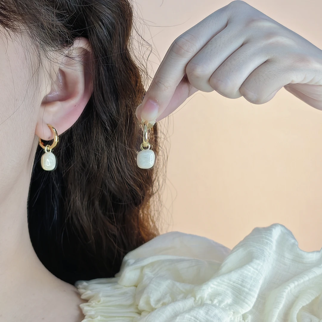 铜合金耳饰 两戴式白色方糖耳环气质蚊香盘耳夹高级感无耳洞耳饰
