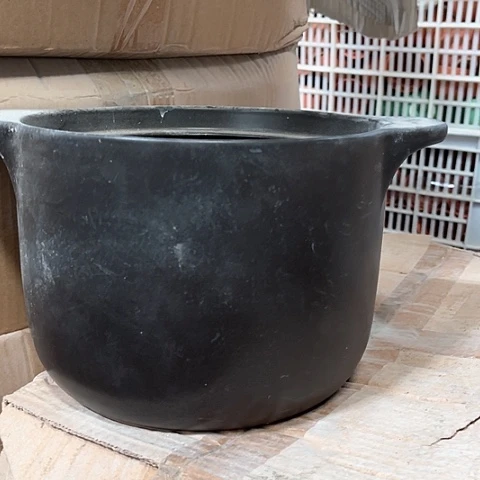 微瑕，明火 ，口径22厘米，高度16，3.5L，盖子默认发