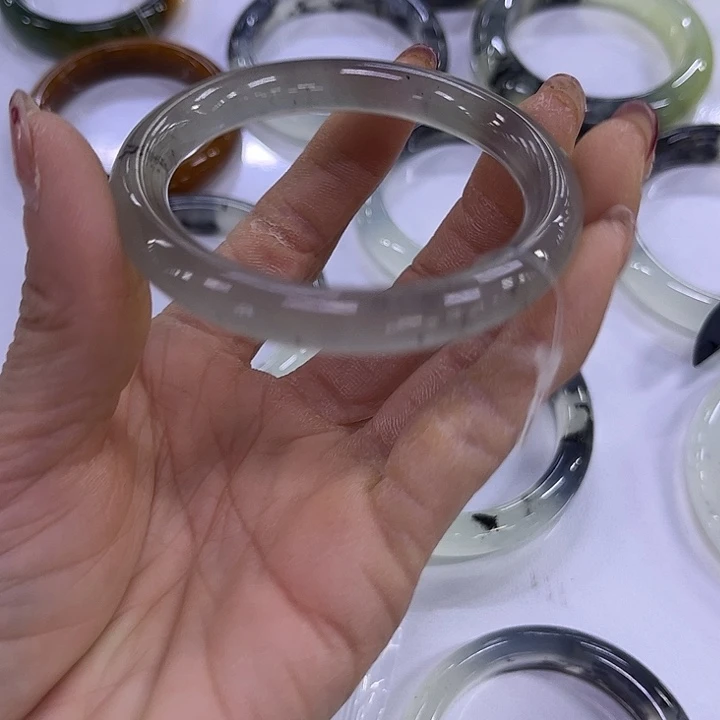 阿***.蛇纹石玉足铂镶嵌手镯