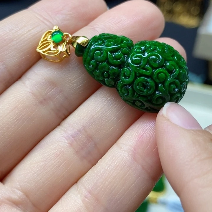 翡翠未镶嵌颈饰吊坠