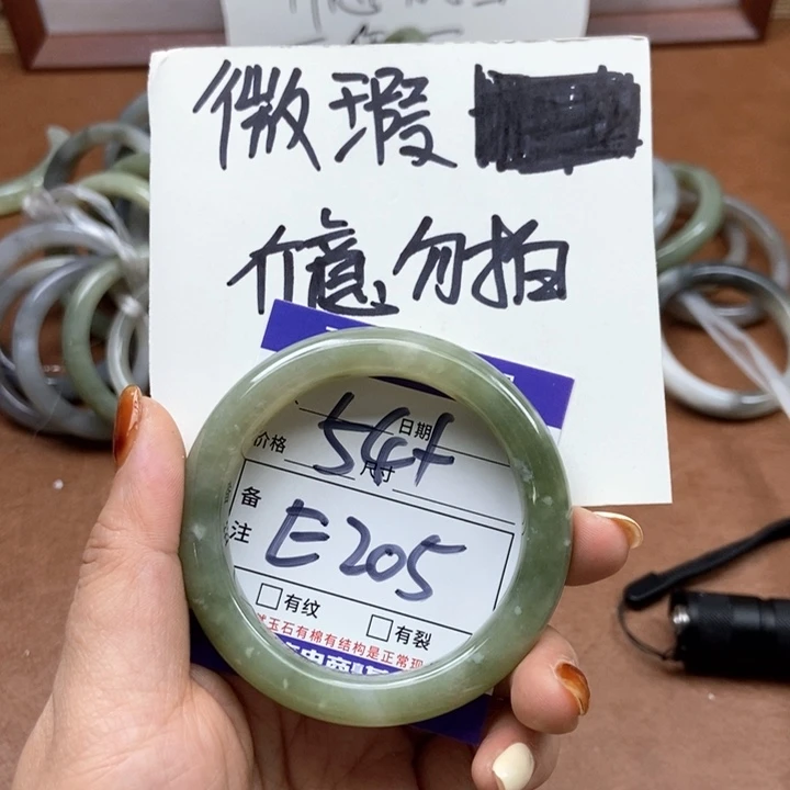 和田玉手镯手镯未镶嵌