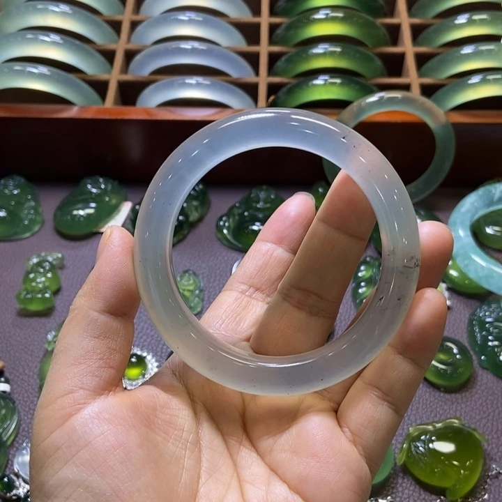 蛇纹石玉未镶嵌手镯57