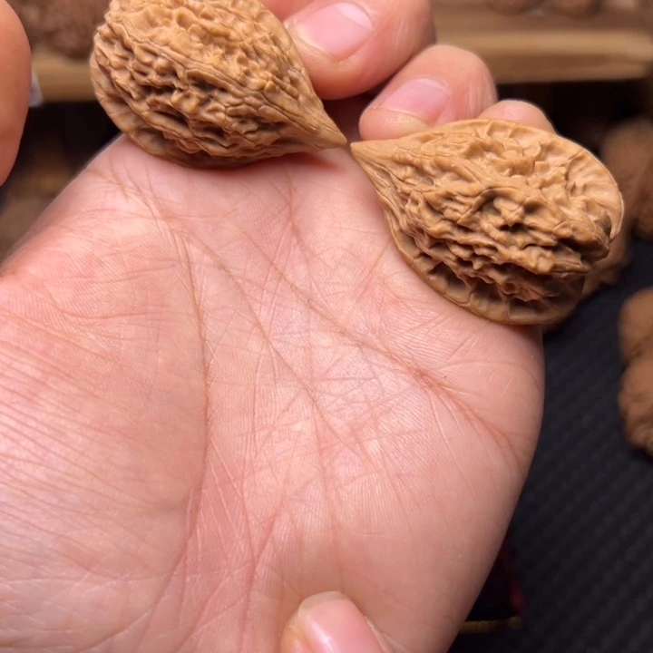 文玩核桃吊坠穿云箭