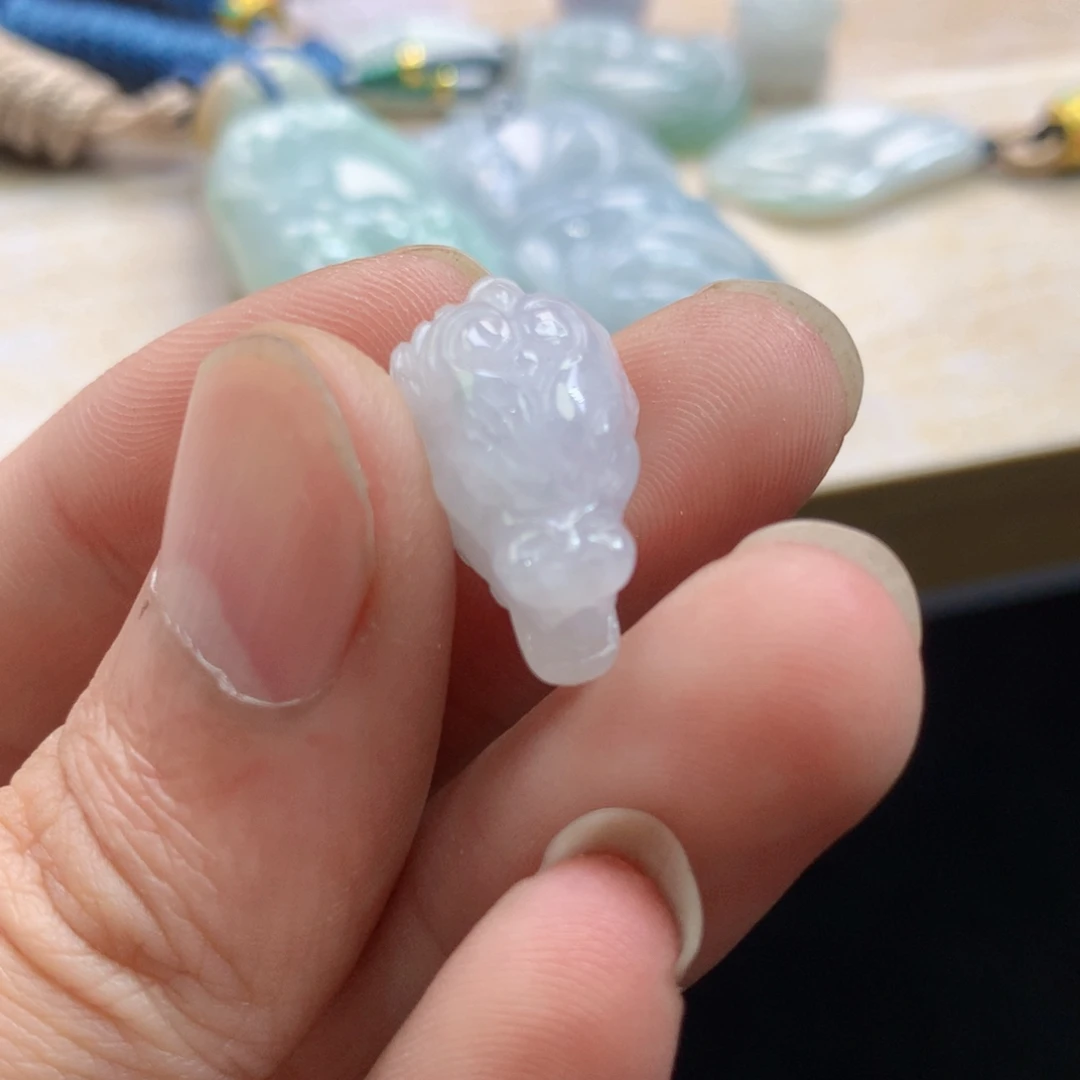 颈饰未镶嵌翡翠吊坠