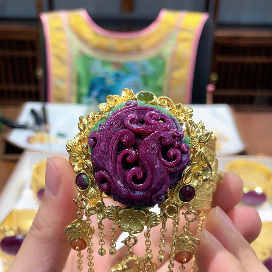 锦纶铁合金手镯红宝